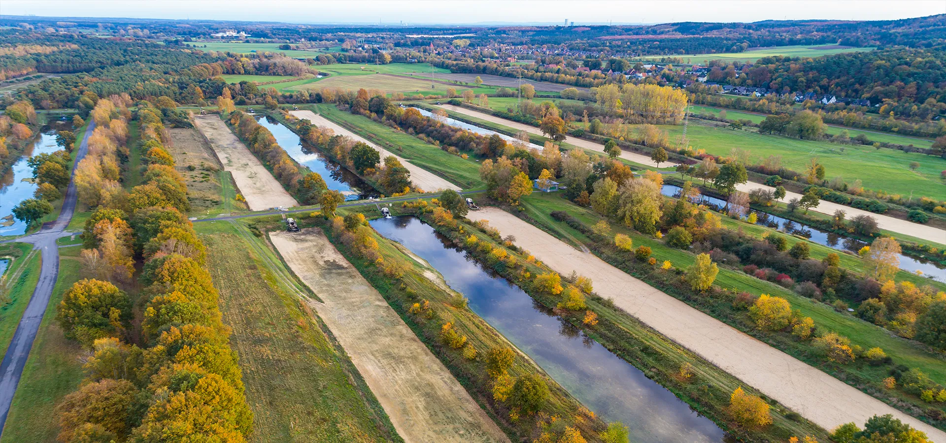 Sechs Wasserversorgungsunternehmen gründeten 1998 die Arbeitsgemeinschaft der Wasserwerke Halterner Sande (AWHS) und fördern jährlich etwa 53 Millionen Kubikmeter Grundwasser.